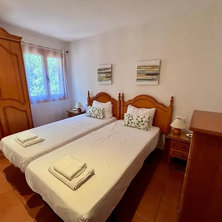 Quiet Cala Canyellas Apartment *